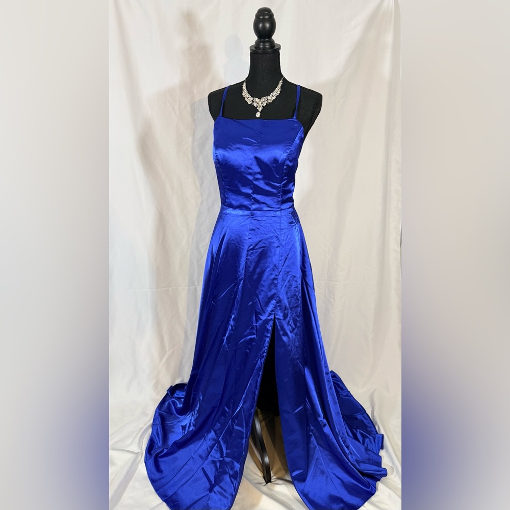 #46 Elegant Blue Evening Gown